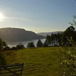 別荘 Stille Og Fredelig Med Panoramautsikt Valsøybotn