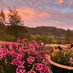 Stille Og Fredelig Med Panoramautsikt Prázdninový dům *