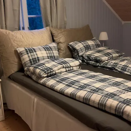 Stille Og Fredelig Ved Fjord Og Fjell Holiday home Valsoybotn