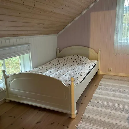 Stille Og Fredelig Med Panoramautsikt Valsøybotn
