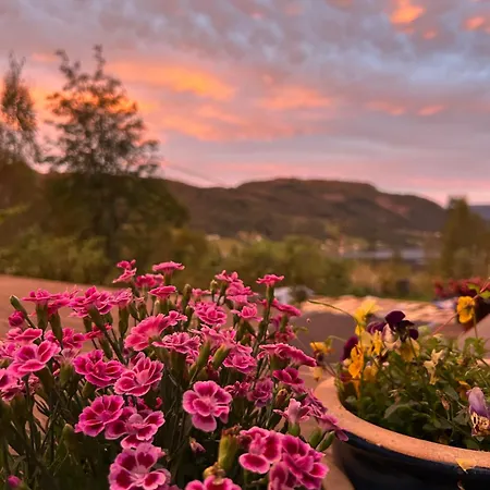 Stille Og Fredelig Med Panoramautsikt Nyaraló *