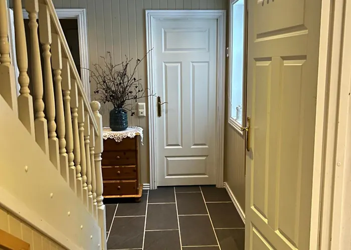 Semesterbostad Stille Og Fredelig Med Panoramautsikt Valsøybotn